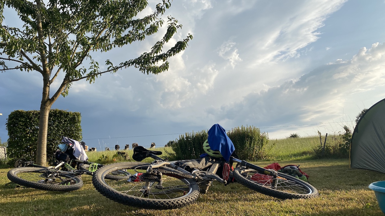 Bikes with tent